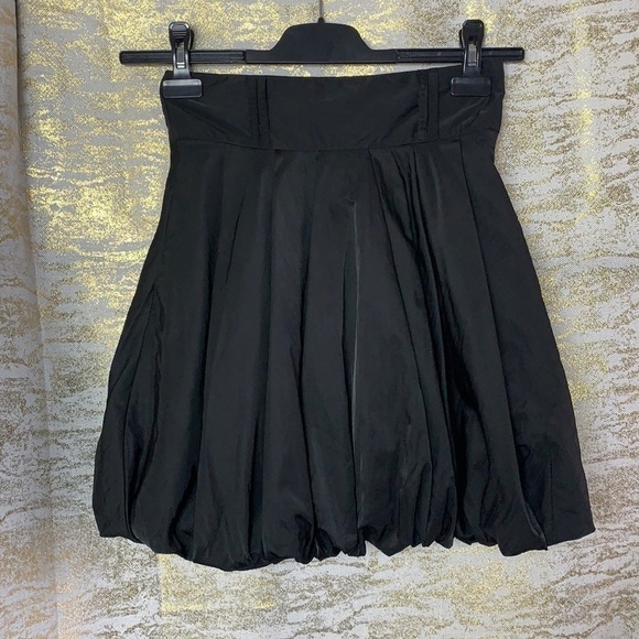 DAISY Black Satin Bubble Hem Mini Skirt Size S - Picture 2 of 9
